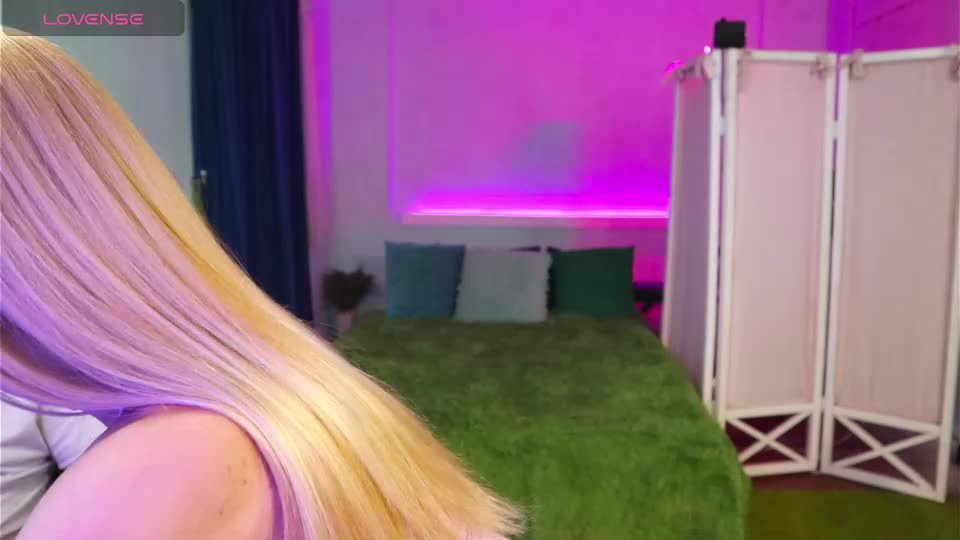 alisaaleks Live Sex December 18, 2025