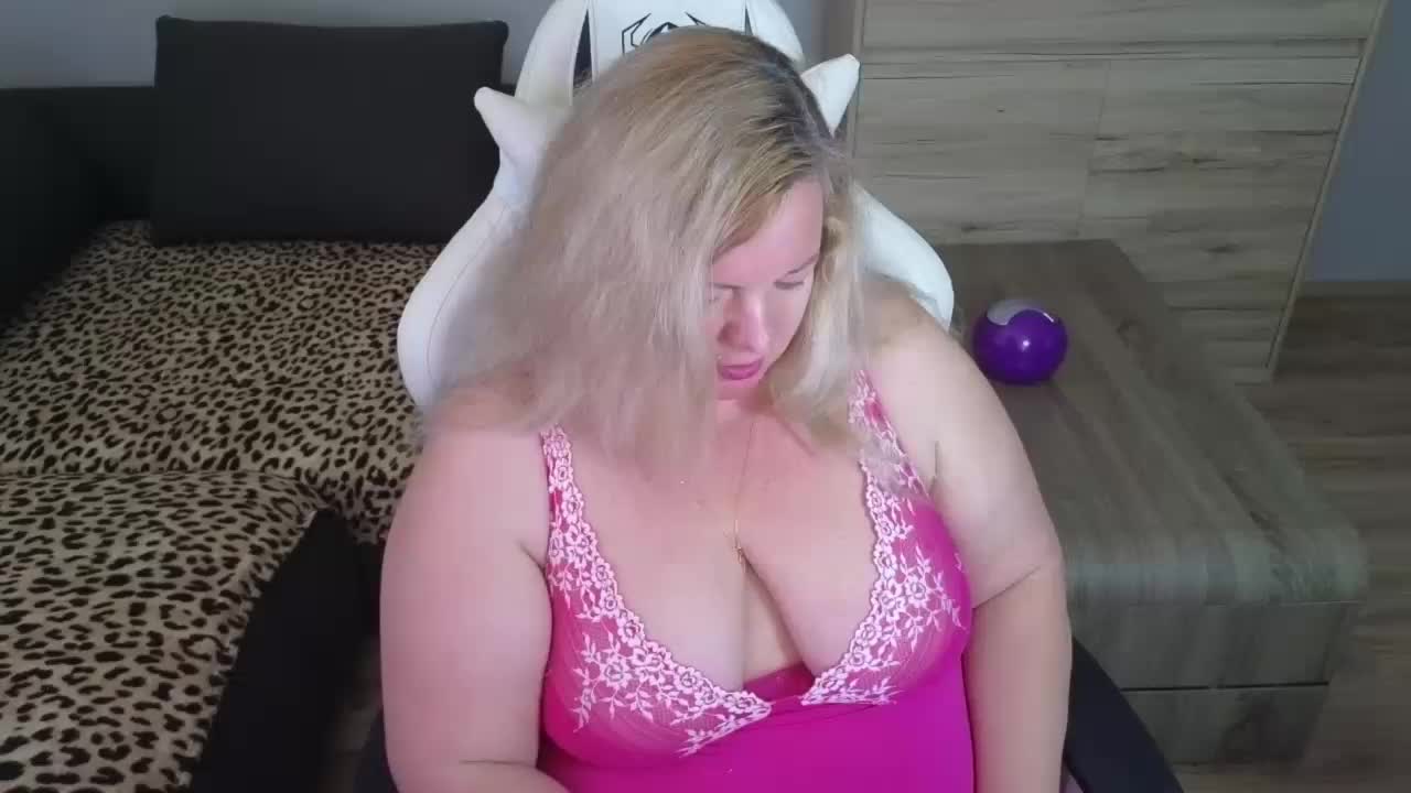 Molligspielle Live Sex December 17, 2025