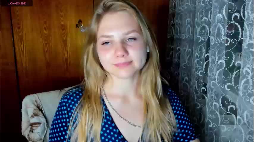 emmafrizea Live Sex December 14, 2025