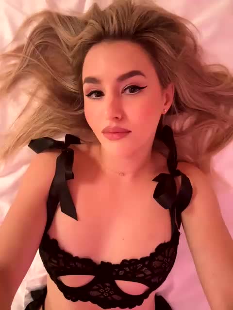 viXXXie Live Sex December 17, 2025