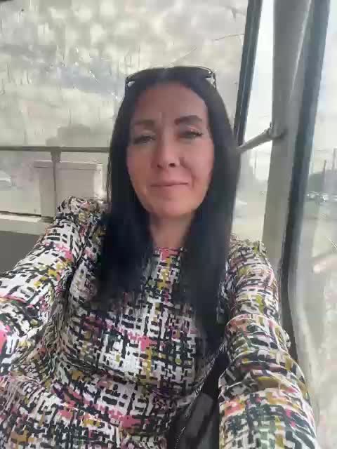 Karolina_Milf Live Sex December 14, 2025