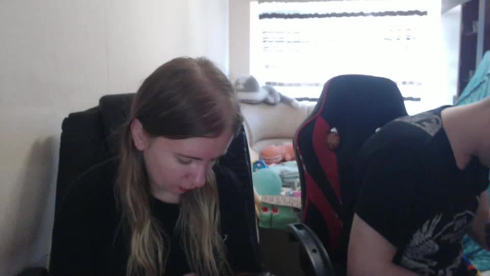 jenisandpeter Live Sex December 19, 2025