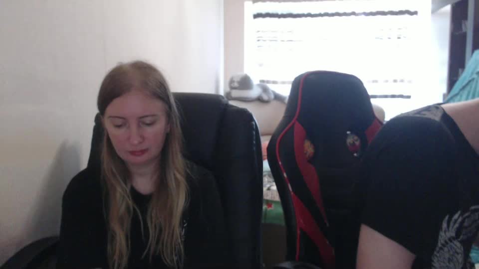 jenisandpeter Live Sex December 19, 2025