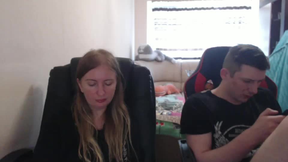 jenisandpeter Live Sex December 19, 2025