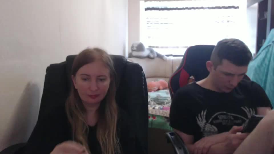 jenisandpeter Live Sex December 19, 2025