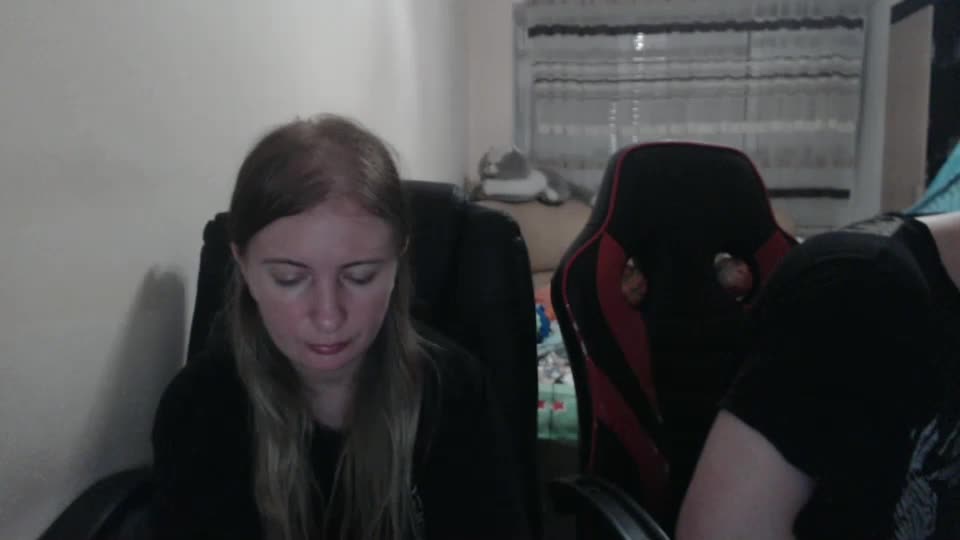 jenisandpeter Live Sex December 19, 2025