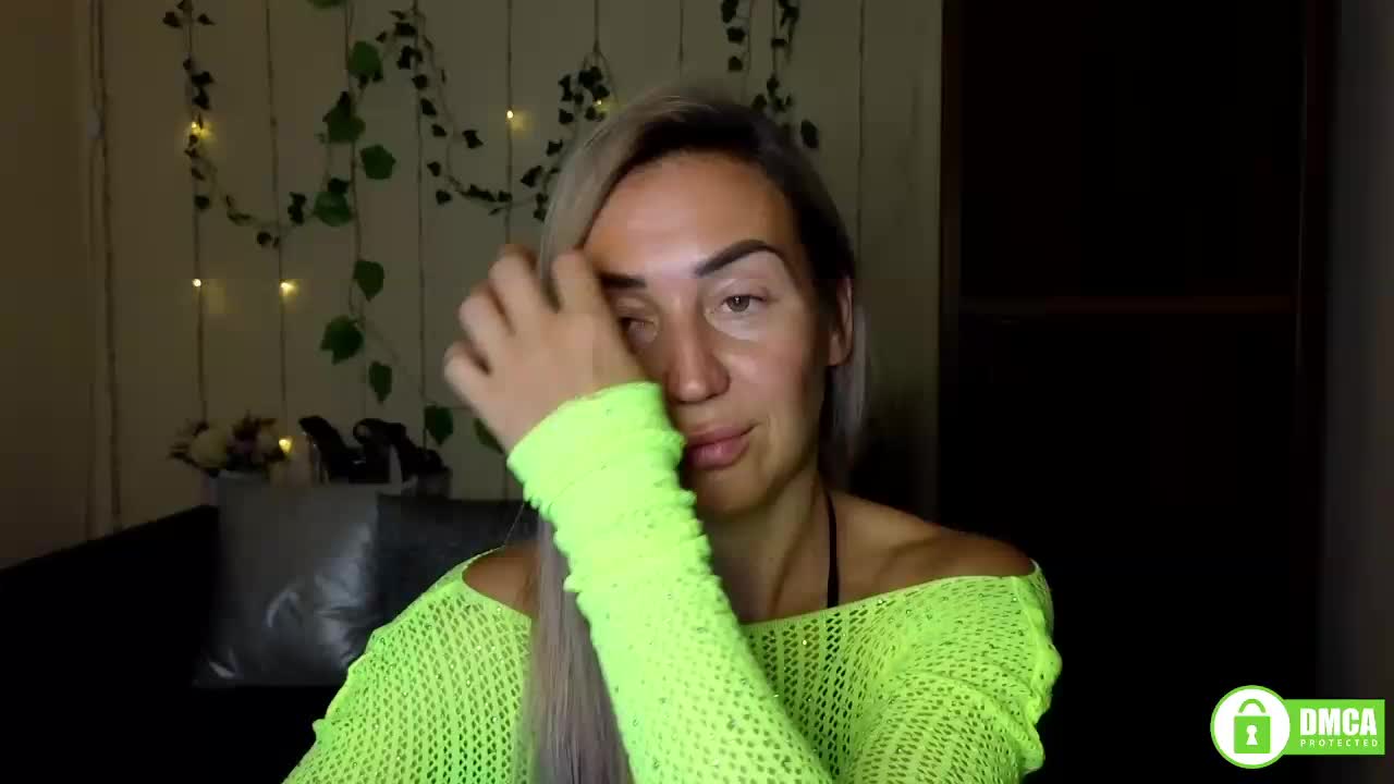 Jullyblondkiss Live Sex December 14, 2025