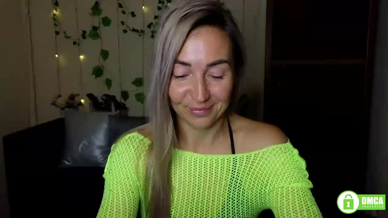 Jullyblondkiss Live Sex December 14, 2025