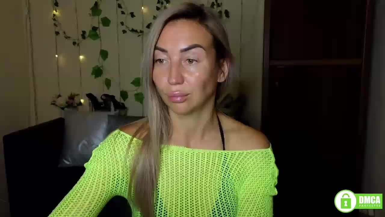 Jullyblondkiss Live Sex December 14, 2025