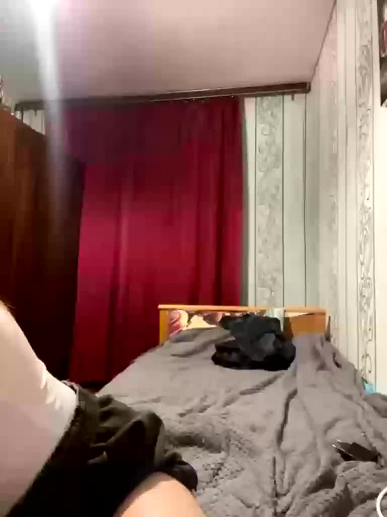 Bestie1-1 Live Sex December 13, 2025