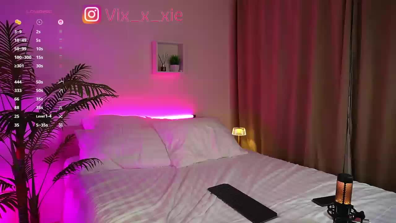 viXXXie Live Sex December 17, 2025