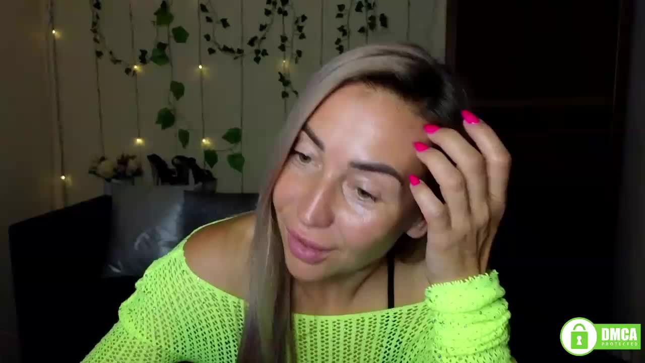 Jullyblondkiss Live Sex December 14, 2025