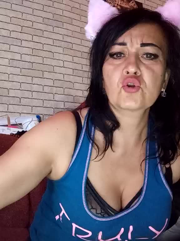 Lina-a-13 Live Sex December 14, 2025