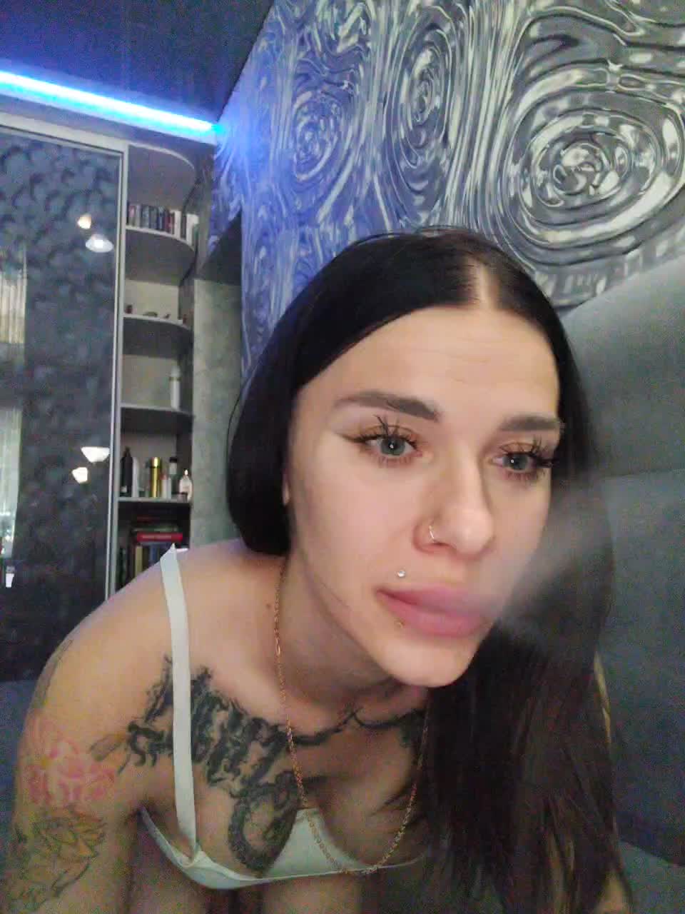 deva_maria Live Sex December 17, 2025