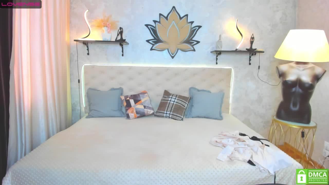 Bianka-strip Live Sex December 18, 2025