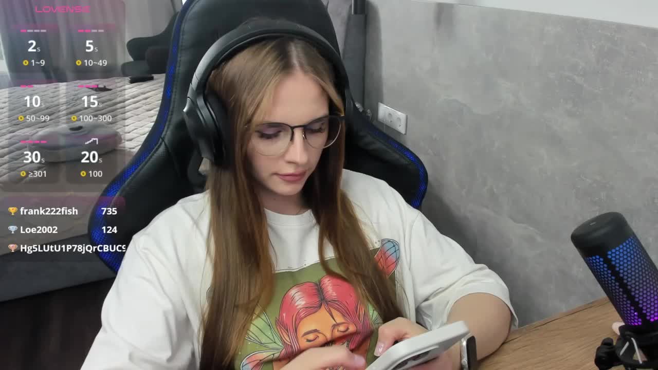 MCfly-1 Live Sex December 17, 2025