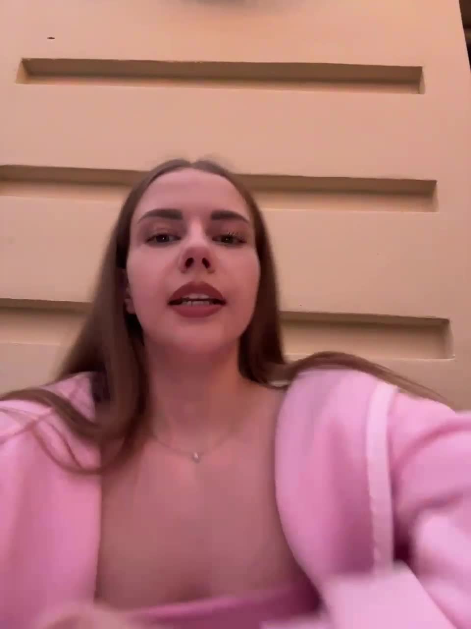 VikkiExtraCheese Live Sex December 18, 2025