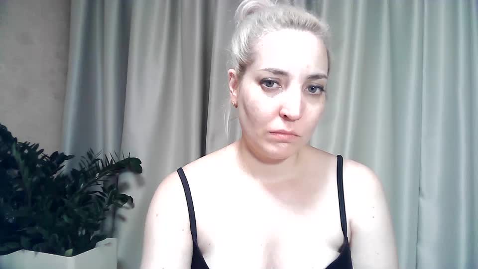 mariska-kiska Live Sex December 18, 2025