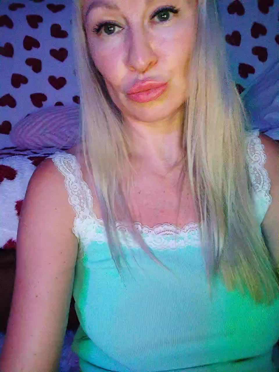 Blondi_Love Live Sex December 17, 2025