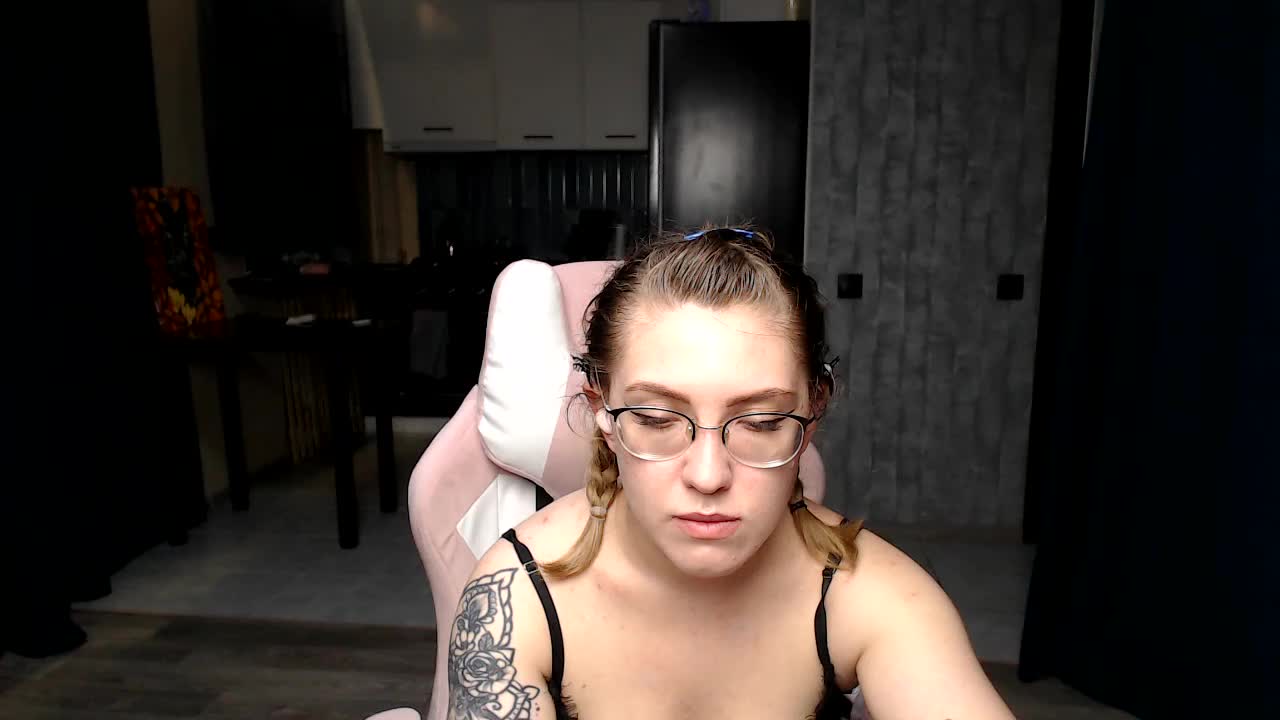 Regimasmile Live Sex December 14, 2025