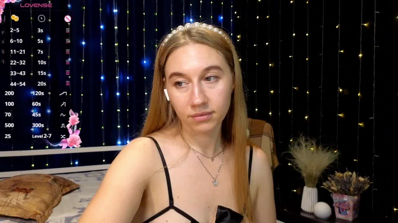 kiskaWEDNESDAY Live Sex December 18, 2025