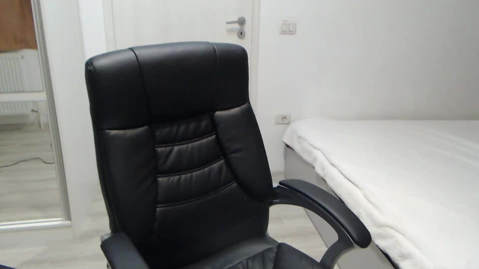 blue_eyes96 Live Sex December 13, 2025