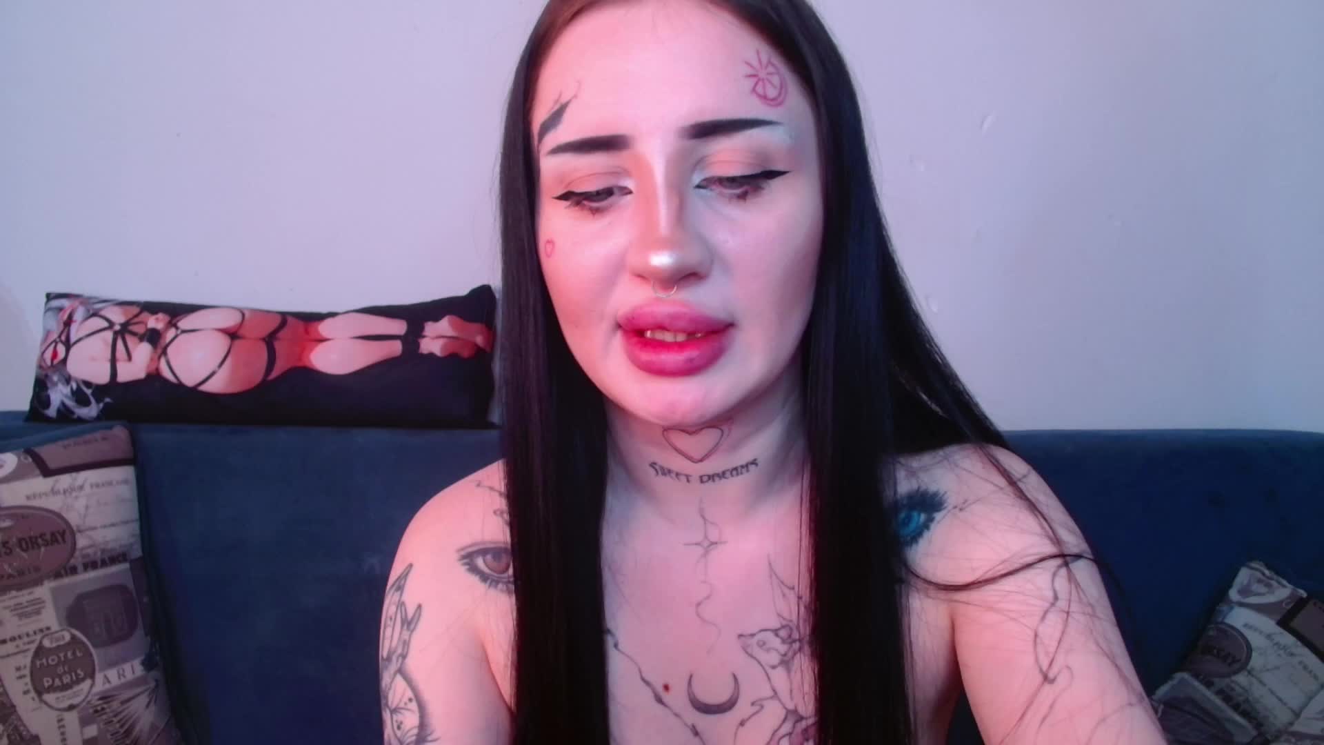 lisa-tatt Live Sex December 13, 2025