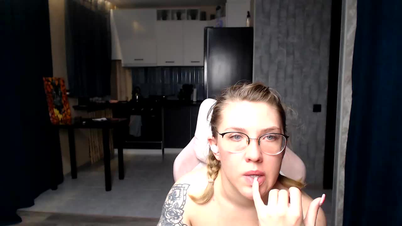 Regimasmile Live Sex December 14, 2025