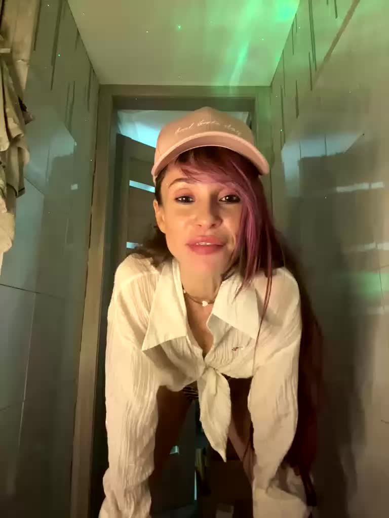 VIP17CoupleDream Live Sex December 17, 2025