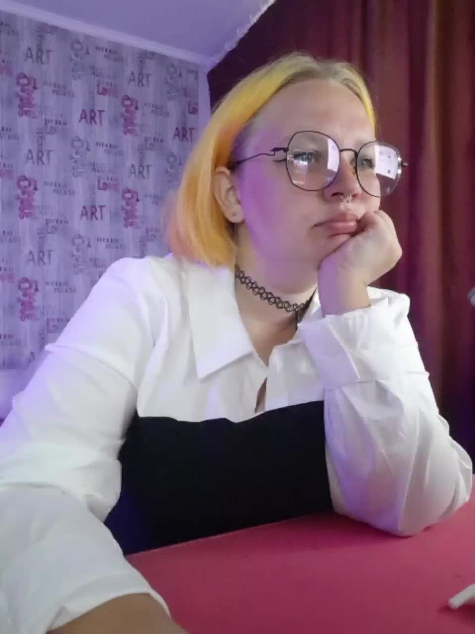 -MeooW- Live Sex December 17, 2025