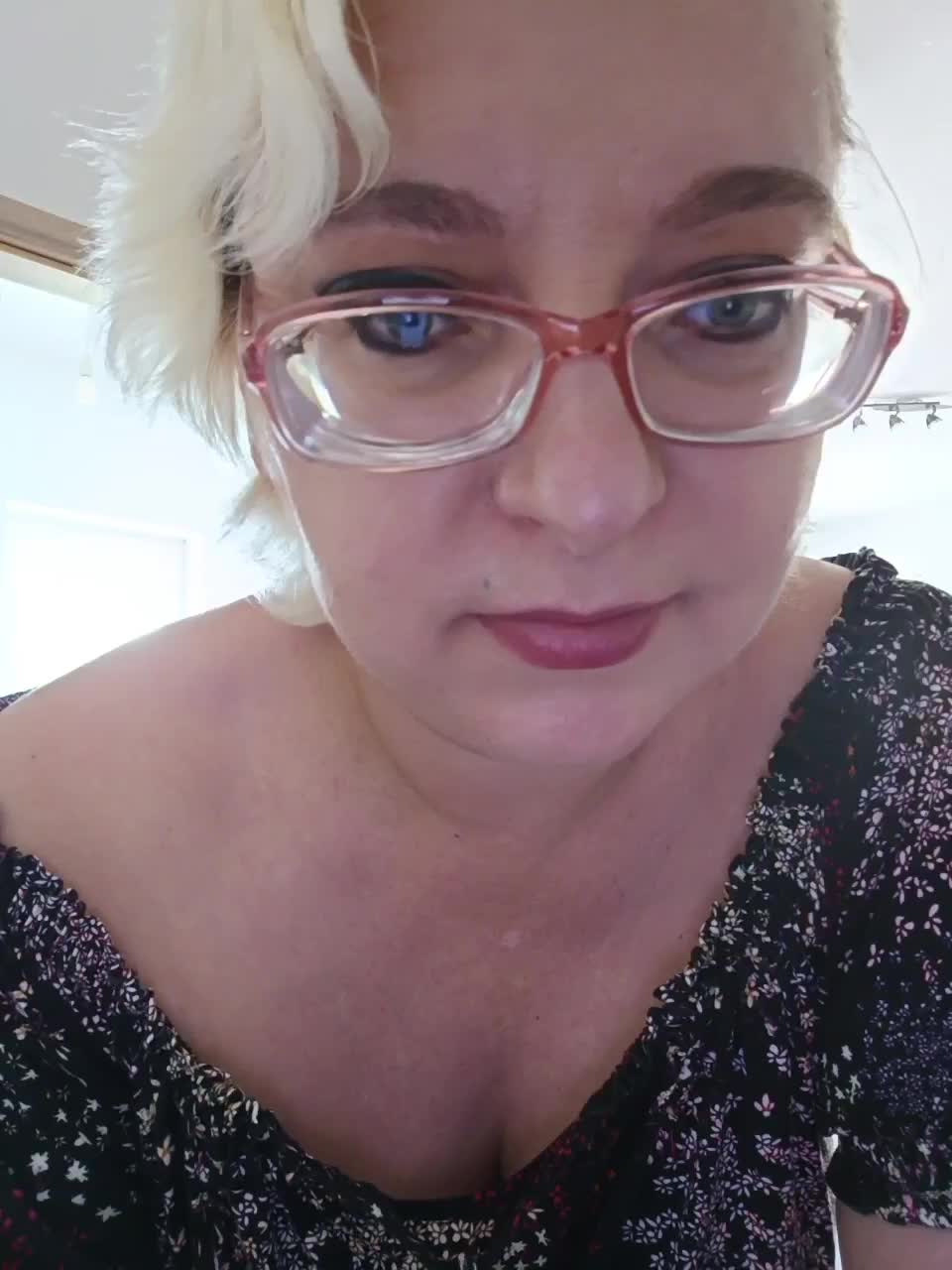 Vika211 Live Sex December 17, 2025