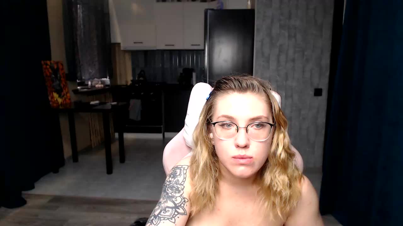 Regimasmile Live Sex December 14, 2025