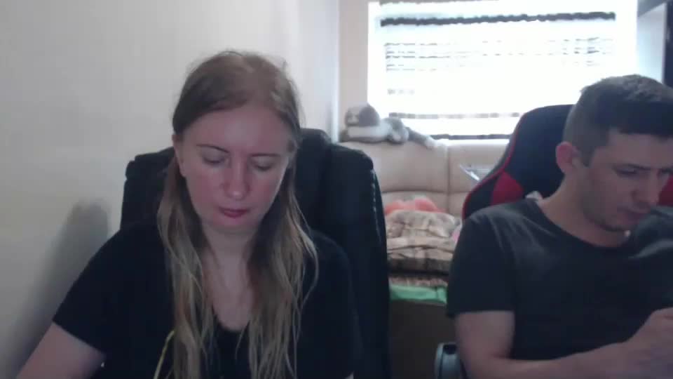 jenisandpeter Live Sex December 19, 2025