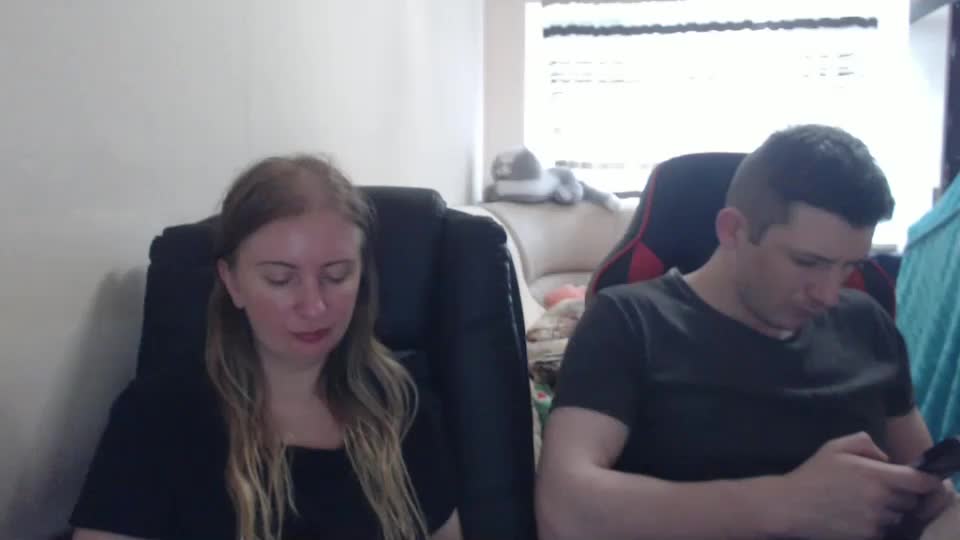jenisandpeter Live Sex December 19, 2025