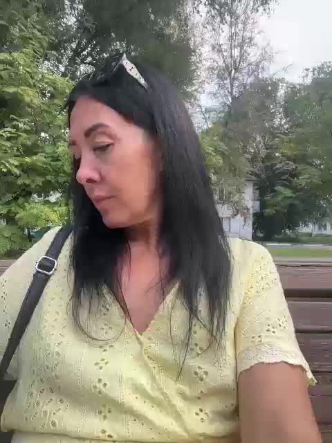 Karolina_Milf Live Sex December 14, 2025
