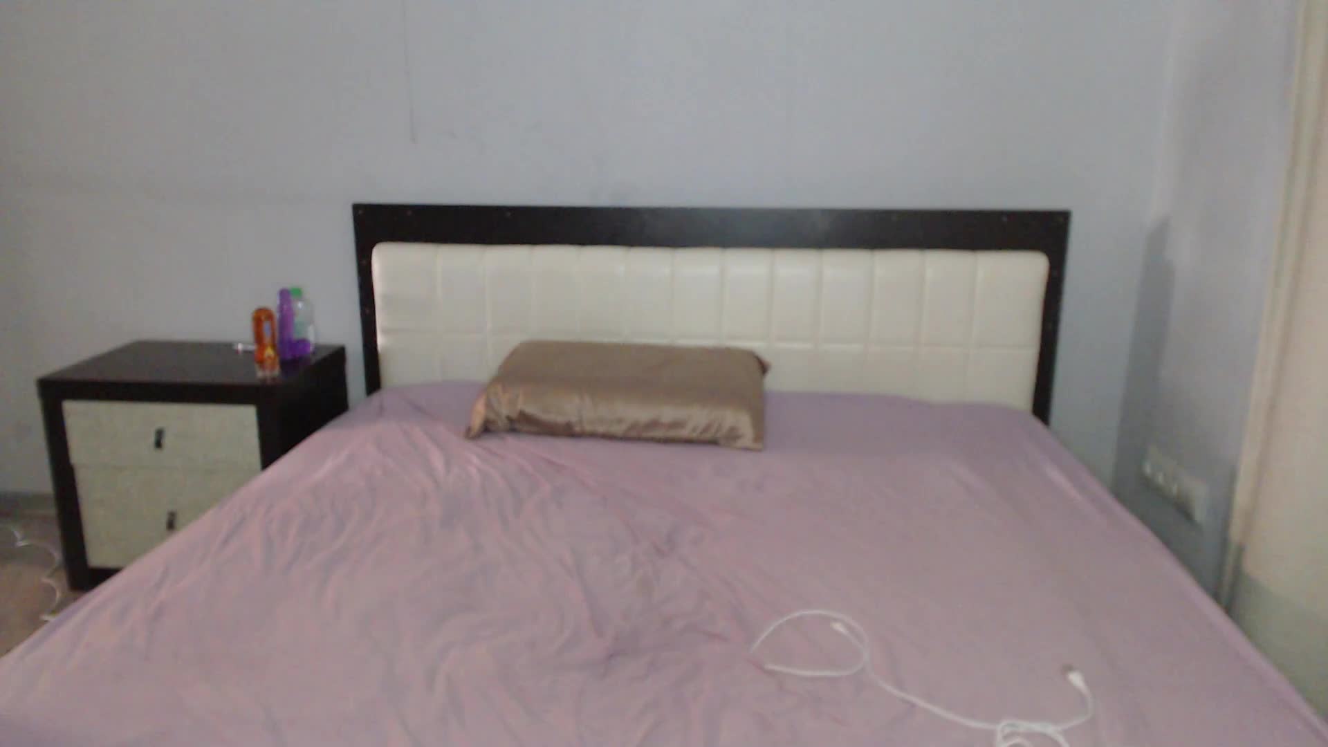 Iloniyaa Live Sex December 18, 2025