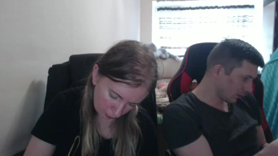 jenisandpeter Live Sex December 19, 2025