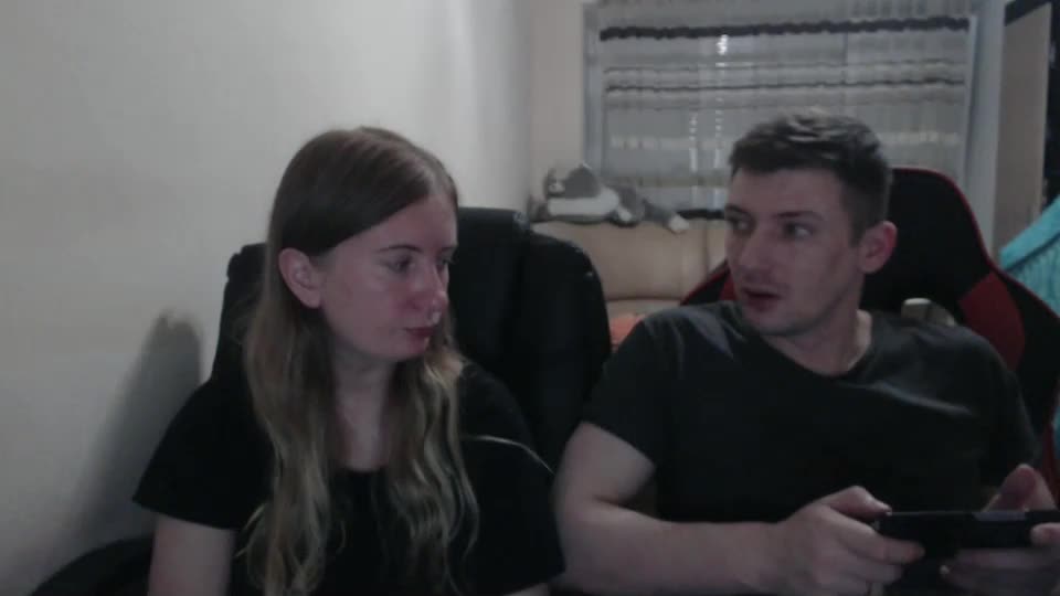 jenisandpeter Live Sex December 19, 2025