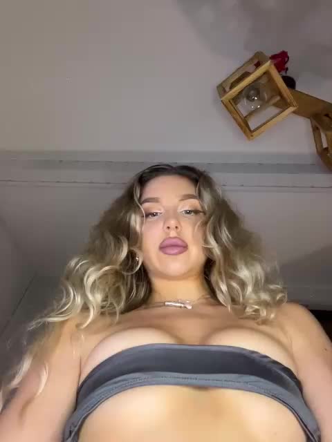 MistressX555 Live Sex December 17, 2025