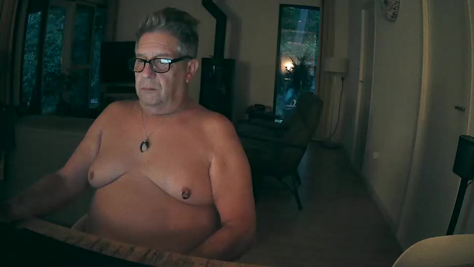 woodwurm Live Sex December 18, 2025