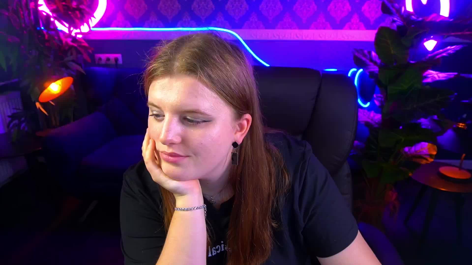 KristiMoons Live Sex December 14, 2025