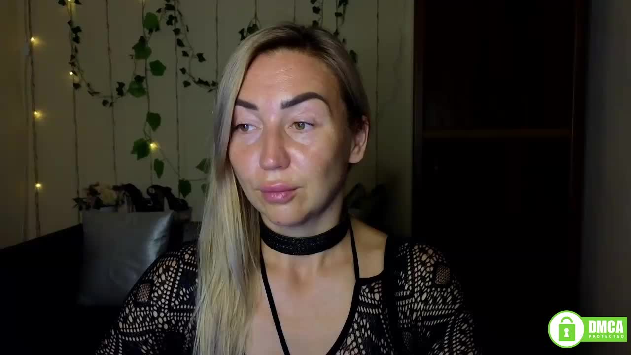 Jullyblondkiss Live Sex December 14, 2025