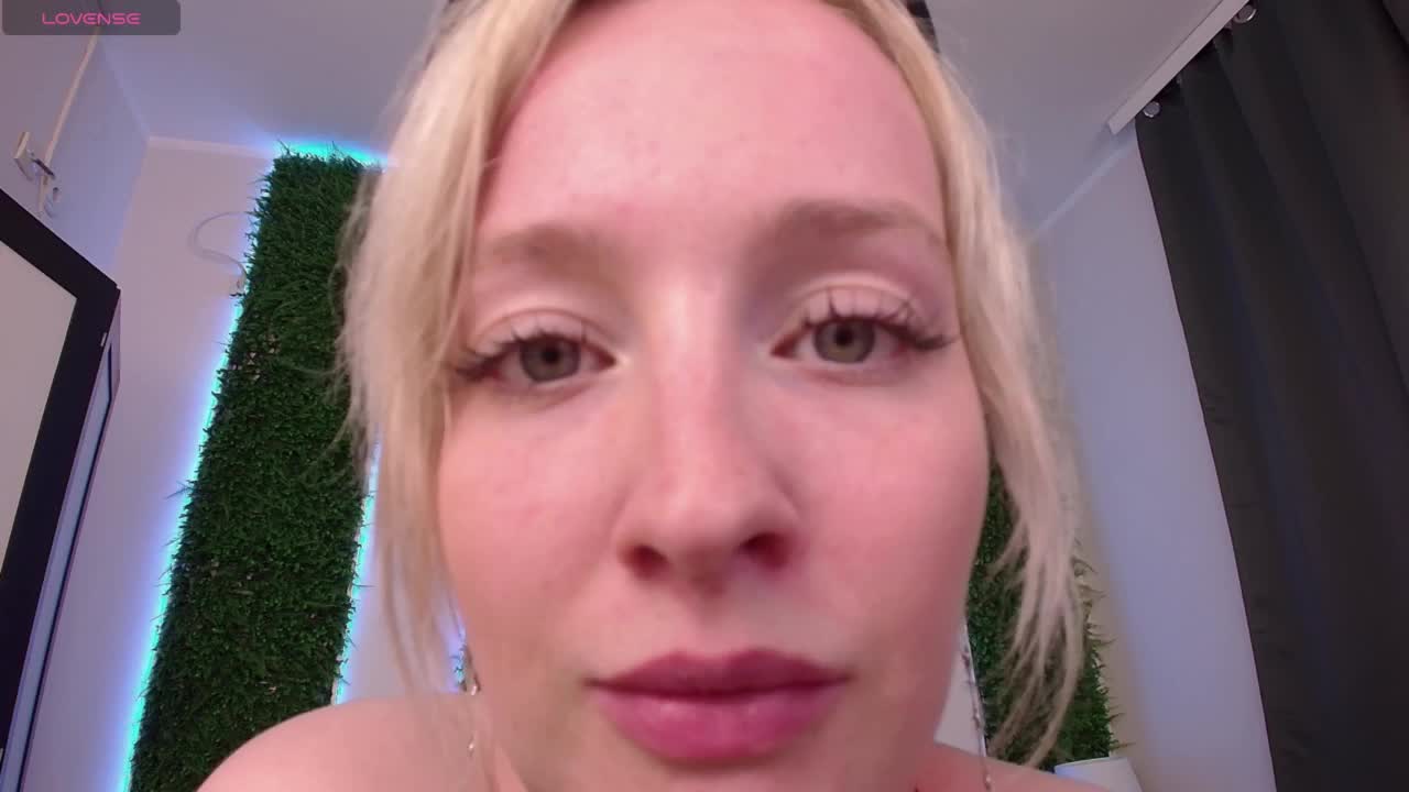 Nicole-Aniston Live Sex December 14, 2025