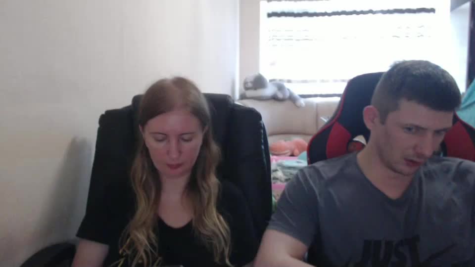 jenisandpeter Live Sex December 19, 2025