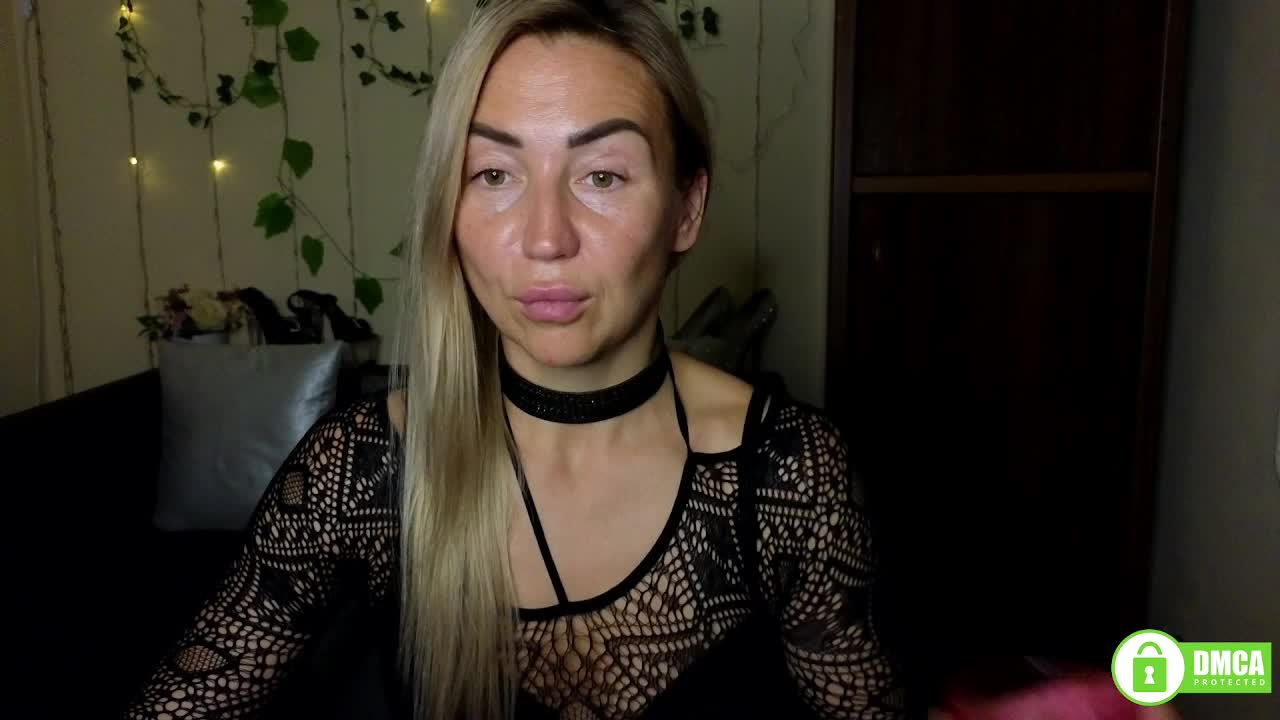 Jullyblondkiss Live Sex December 14, 2025