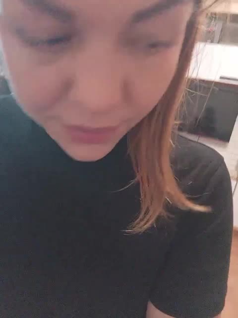 Niki233221 Live Sex December 14, 2025