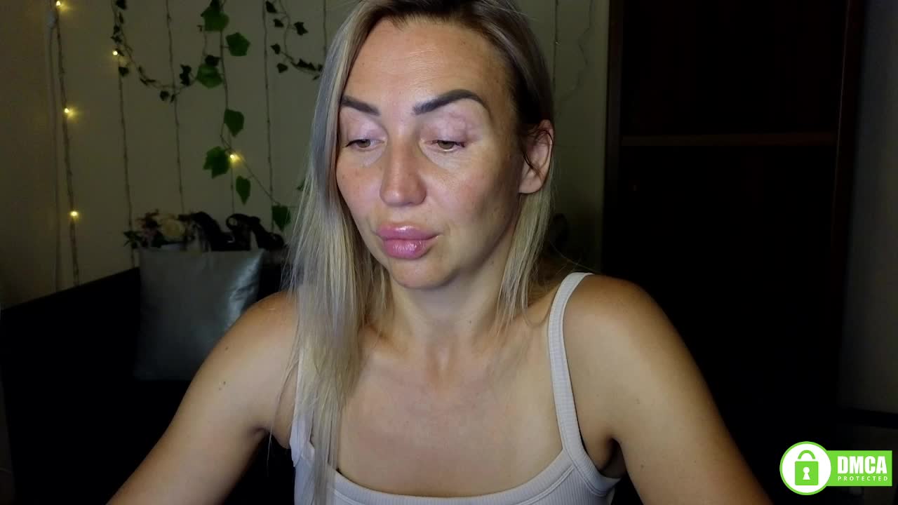 Jullyblondkiss Live Sex December 14, 2025