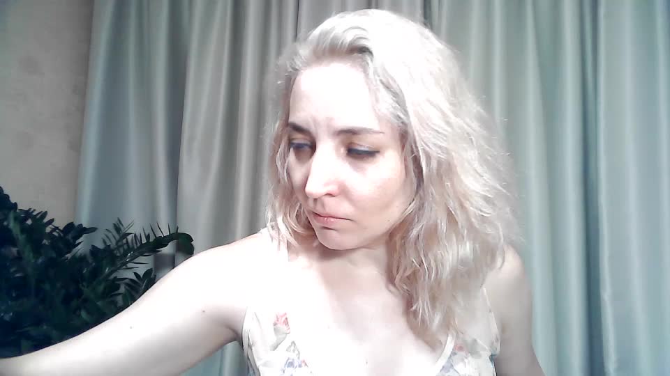 mariska-kiska Live Sex December 18, 2025