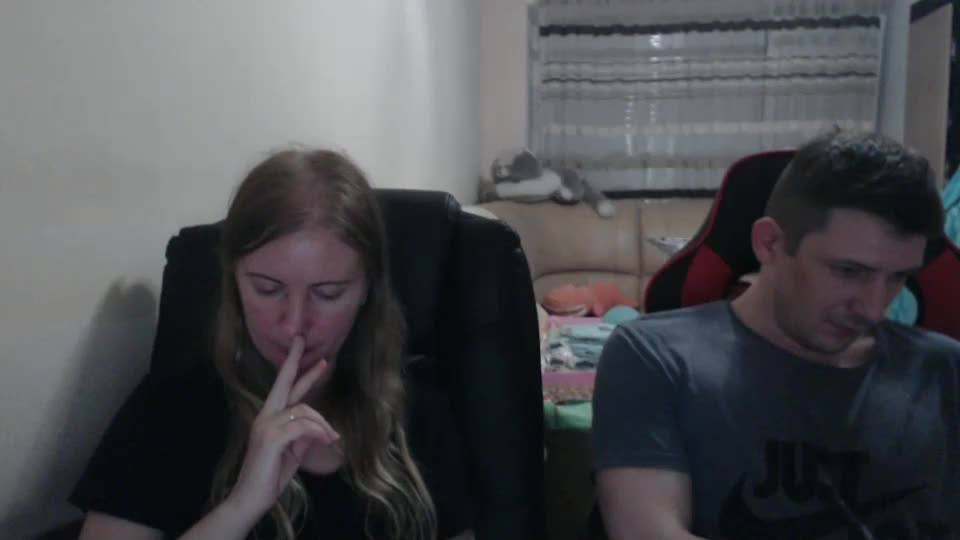 jenisandpeter Live Sex December 19, 2025