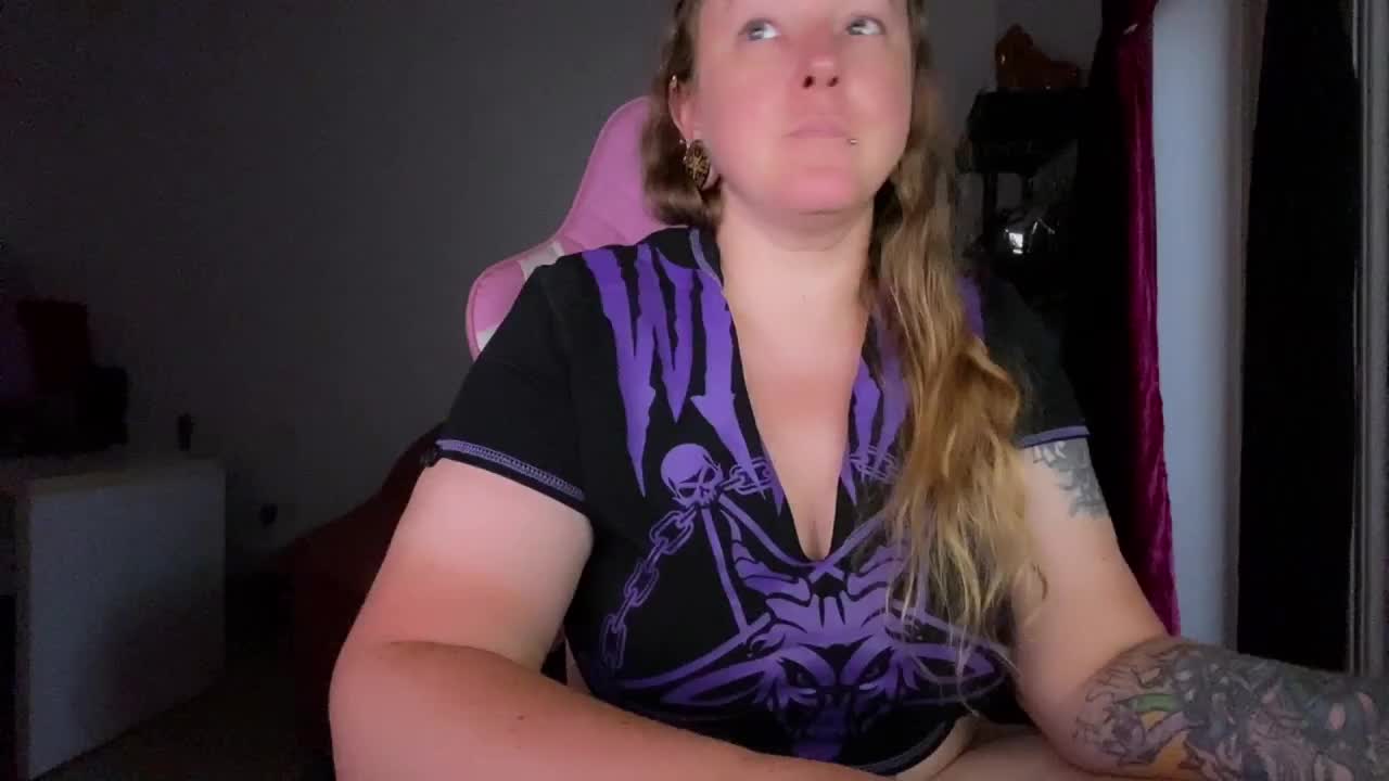 NylonQueen Live Sex December 14, 2025